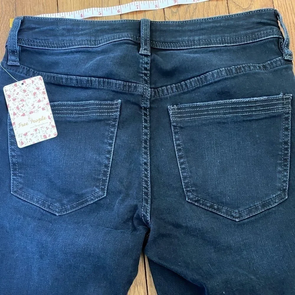 FREE‎ people skinny cropped seamed distressed jeans